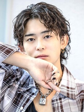 ゴート(GOATO) ツイストスパイラル　センターパート　波打ち　鹿児島