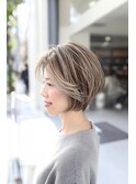 ハイライトでメリハリ大人ショート