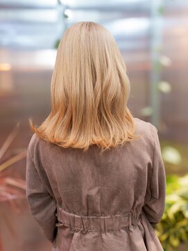 ミルクティーブロンド　黒染め剥がし