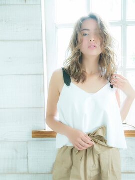 シー バイ ロンド 新宿(Sea by Lond) 透けベージュの柔らかオフィスヘア