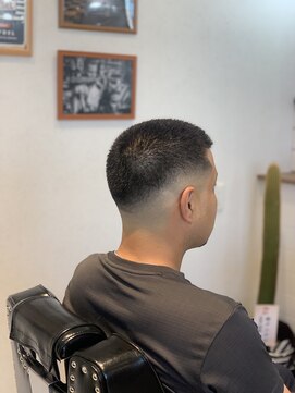 ブルートバーバーショップ(BLUET Barber Shop) ボウズスキンフェードスタイル