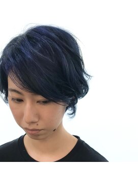 アローズソワン(HELLO'S SOIN) ブルーブラックでおしゃれショートに 2/16