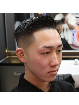 グナスティバイダムディー トウキョウ(GNASTY by DAMDEE TOKYO) 73スキンフェード