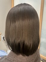 イゾラ(isola)&nbsp;【isola】質感再整カラー/アッシュブラウン/おしゃれに白髪染め