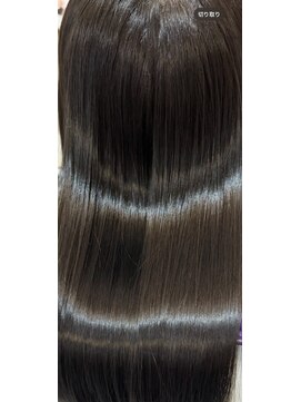 エラ(Ella) 透明感グレージュ