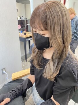 ライズ バイ レボ(RISE by REVO) 大人かわいい/レイヤーロング/グレーベージュ/前髪パーマ/我孫子