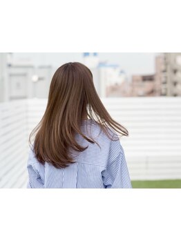 《酸性ストレート》で柔らかな仕上がりに。髪質を見極めた施術で、理想の艶髪を実現♪気軽にご相談下さい！