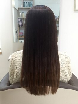 一人ひとりの髪質に合わせたトリートメントをセレクト＊思わず触れたくなるような仕上がりが大好評◎