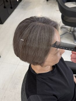 大人女性のお悩みを解消し、理想の上品艶カラーが叶う！白髪ぼかしハイライトや白髪染めを辞めたい方まで◎