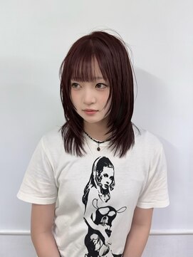 ヘアー アレス(hair ales) ミディアムレイヤー ハッシュカット ボルドー ワインレッド