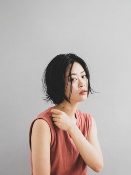 ニーイチイチ(211) ネビージュ/似合わせカット/イメチェン/暗めカラー/パーマ