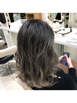 アッシュ 久我山店(Ash) バレイヤージュ×ミルクティーベージュ