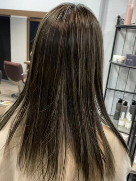 ノラ ウメダ(NORA UMEDA) 【NORA UMEDA 高木】3Dコントラストハイライトカラーグレージュ