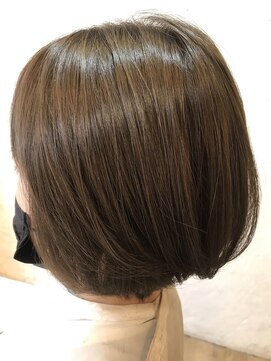 バグスドゥア(Bagus dua) ショートボブ