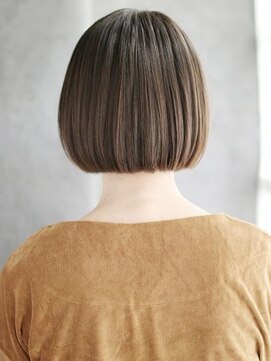 ウル 吉祥寺(ulu) 重めラインのカジュアルモードボブ