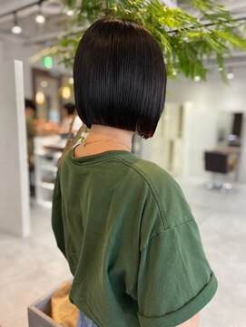 ソイデュエ 梅田(soi due) 切りっぱなしボブ