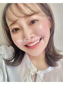 ブリーチなし透明感大人ミディレイヤーカットシルキーベージュ