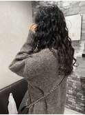 黒髪ロングツイストスパイラルパーマ