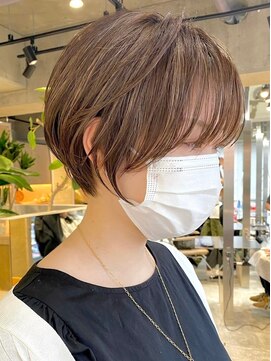 エリマ 武蔵小杉(elima) 武蔵小杉くびれショート切りっぱなしボブベージュカラー30代◎