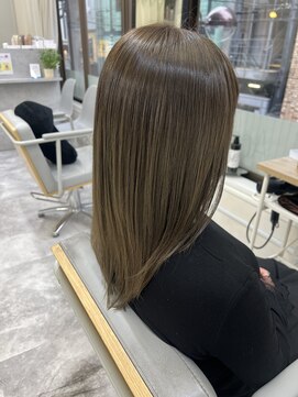 アウラ 近鉄八尾駅前店(Aura) 透明感グレージュx髪質改善トリートメント
