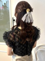 アンニュ(annuy)&nbsp;ヘアアレンジ ハーフアップ 20代 10代 韓国風巻き くびれ巻き