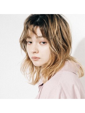 アルネ(arne) ミディアムウルフ×外国人風グラデーション【arne吉祥寺】