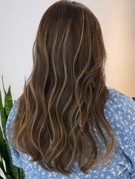 ヨロ 小岩(YOLO) ハイライトカラーミルクティーベージュケアブリーチダブルカラー