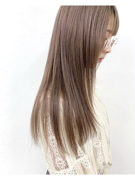 アム(amu) グレージュ×ツヤツヤロング