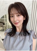 ミディアムレイヤーカット外ハネ小顔くびれヘアメルティカラー