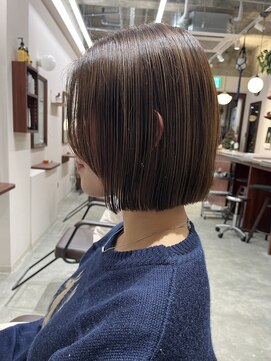 ルックアット(Look at) 【Lookat】20代30代40代 ボブ 切りっぱなし