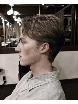 ヘアークリエイ トポライトウィロー 烏丸(Hair Create Polite willow) 刈り上げない毛流れショート