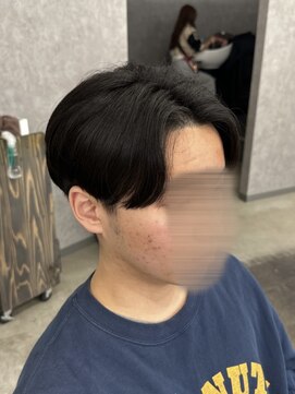 フイ 新宿3丁目(Hui) フェザーパーマ/グレーブルーカラー/刈り上げショートパンク