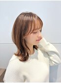 くびれミディアムヘーゼルベージュ小顔サイドバング