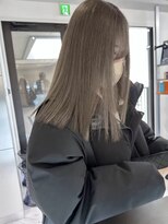 ベガ(VEGA)&nbsp;ロング　ケアブリーチ　ミルクティーベージュ　顔まわり　10代