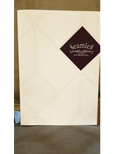 まとめると、ツヤと質感に特化した弱めのストレートが適した表現かと思います！