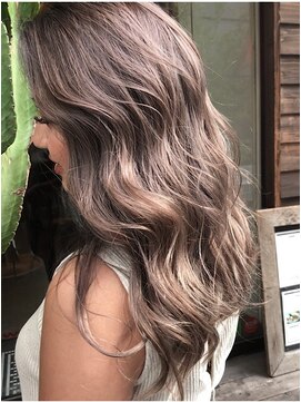 アーチフォーヘア 心斎橋店(a-rch for hair) エモージュ