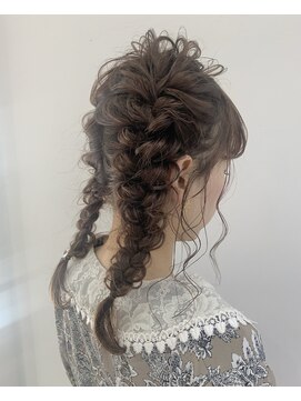 ルプラ カルム(le-pla Calme) 編み込みツインアレンジ♪