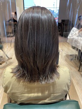 サラ(sarah) ハイライトカラー/レイヤーカット