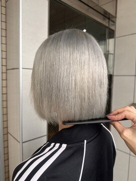 ミラシィ 稲毛(Mirashy) ボブ×シルバーカラー
