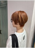 オレンジグレージュ×ハンサムショートヘア