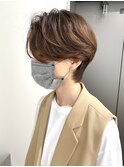 センターパート　ショートヘア　顔周りレイヤー