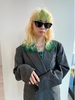 スリット(slit)の写真/【口コミ4.9☆】ダメージレス◎人気カラー講師が扱うケアブリーチで圧倒的透明感が叶う♪