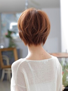 リビング(Living by Buzz)の写真/【多治見】子育てや仕事で忙しい女性へ…簡単スタイリングですぐONモードに*ボブやショートスタイルが人気*