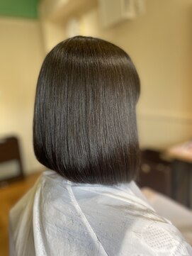 ウッタヘアー(utta hair) 前下がりボブ