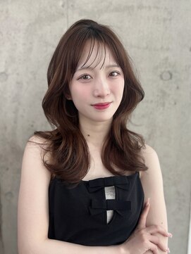 ディーエックス スリー(Dxxxx III) くびれ巻き  レイヤーカット TOMOKI