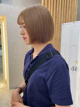 アロ 大阪梅田(alo) 【momoa】ベージュ×ぱつっとボブ《ブリーチ/大阪梅田》