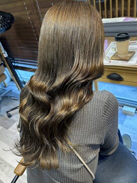 オリーブベージュ