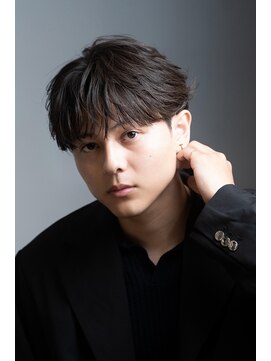 ネイビー(NAVY) マッシュ　フェザーパーマ　フェザーショート　刈り上げ