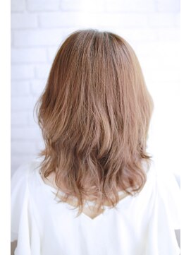 フォーハウス プラスエヌ(FOURHAUS +n) 20代30代40代 形で甘さを落とし込む。【草津】