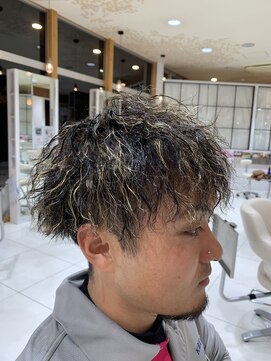 レイフィールド 岐阜茜部店 ツイストパーマ×ハイライト